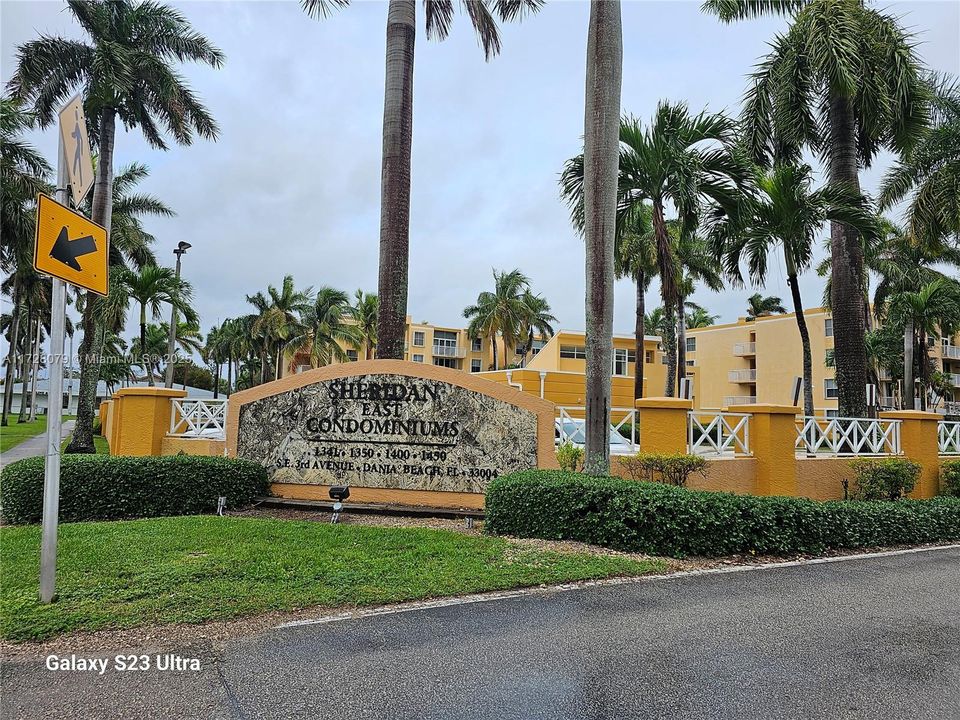 待售: $248,000 (1 贝兹, 1 浴室, 727 平方英尺)