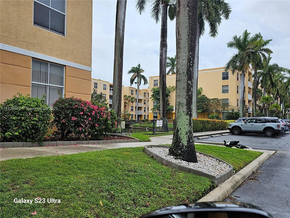 待售: $248,000 (1 贝兹, 1 浴室, 727 平方英尺)