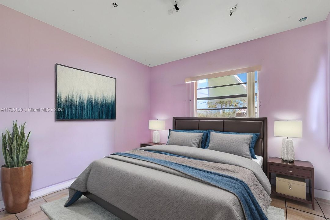 Recently Sold: $465,000 (3 beds, 2 baths, 1012 Square Feet)