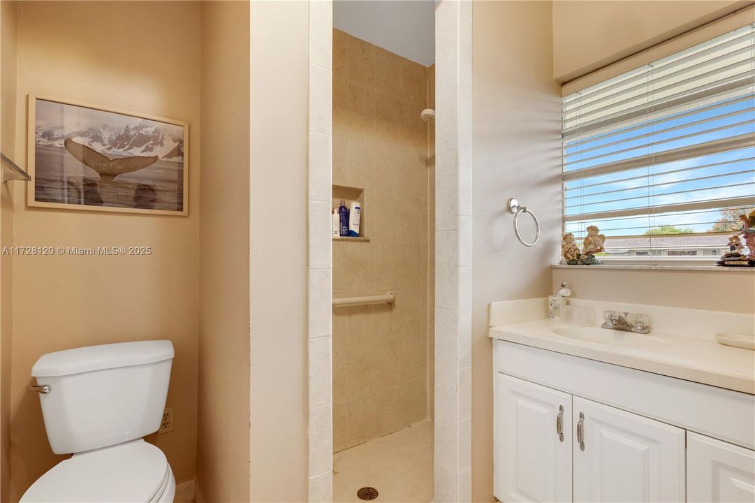 Recently Sold: $465,000 (3 beds, 2 baths, 1012 Square Feet)