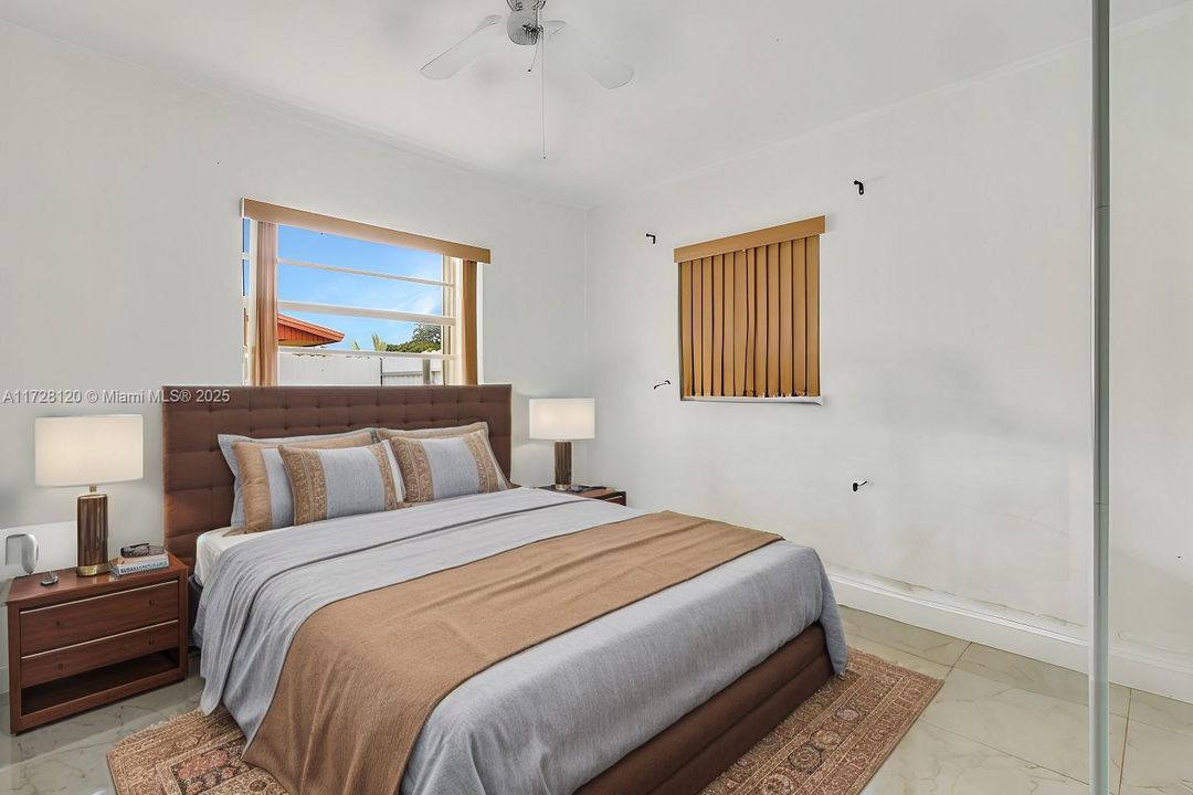 Recently Sold: $465,000 (3 beds, 2 baths, 1012 Square Feet)