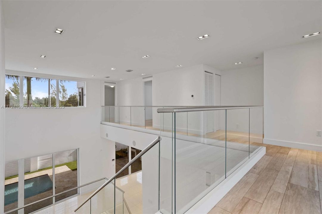 На продажу: $2,495,000 (5 спален, 5 ванн, 4628 Квадратных фут)