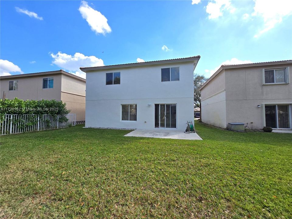 Недавно арендовано: $3,100 (3 спален, 2 ванн, 2108 Квадратных фут)