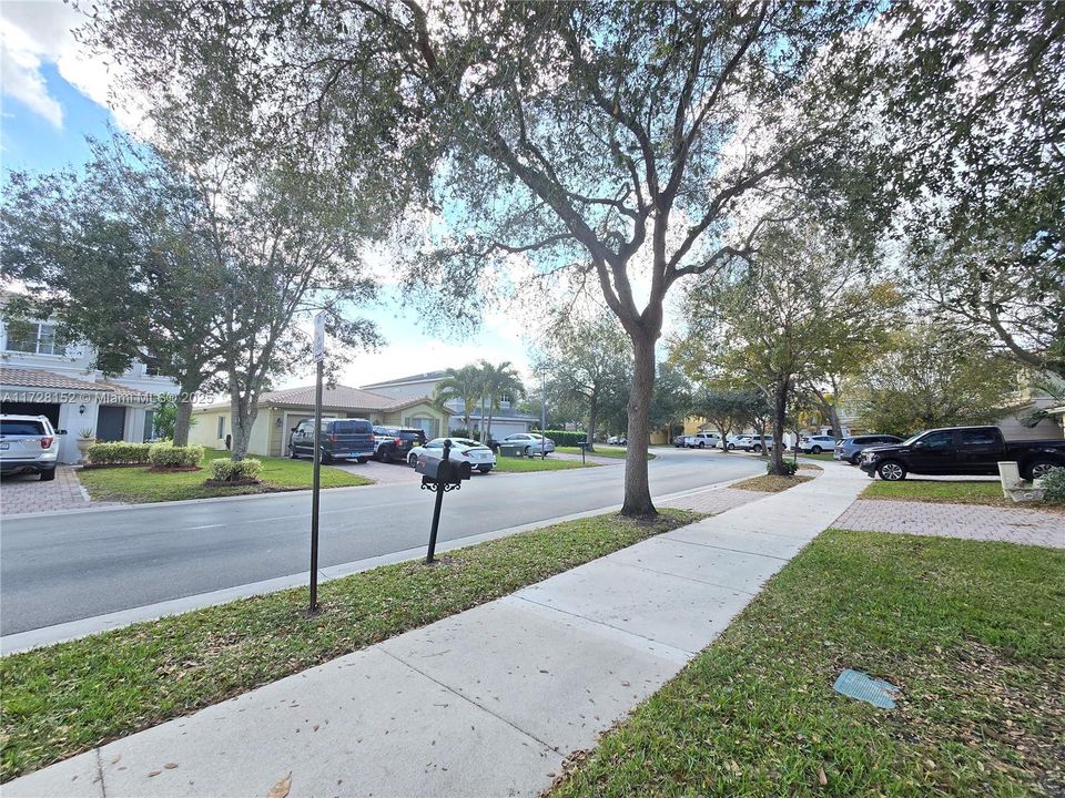 Недавно арендовано: $3,100 (3 спален, 2 ванн, 2108 Квадратных фут)