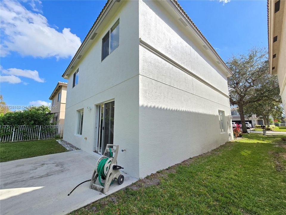 Недавно арендовано: $3,100 (3 спален, 2 ванн, 2108 Квадратных фут)