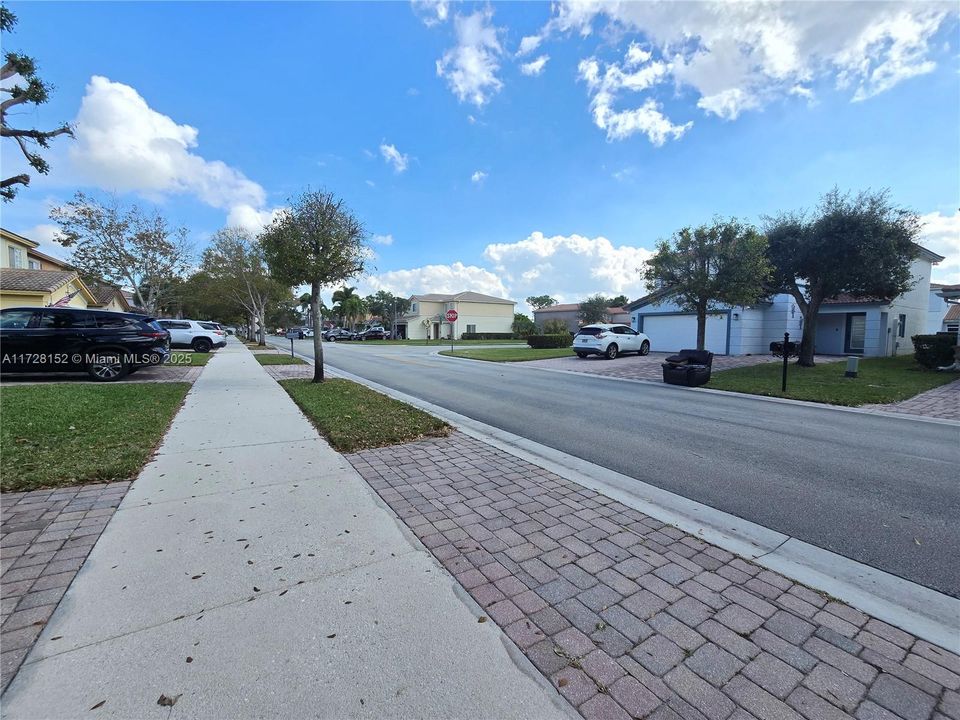 Недавно арендовано: $3,100 (3 спален, 2 ванн, 2108 Квадратных фут)