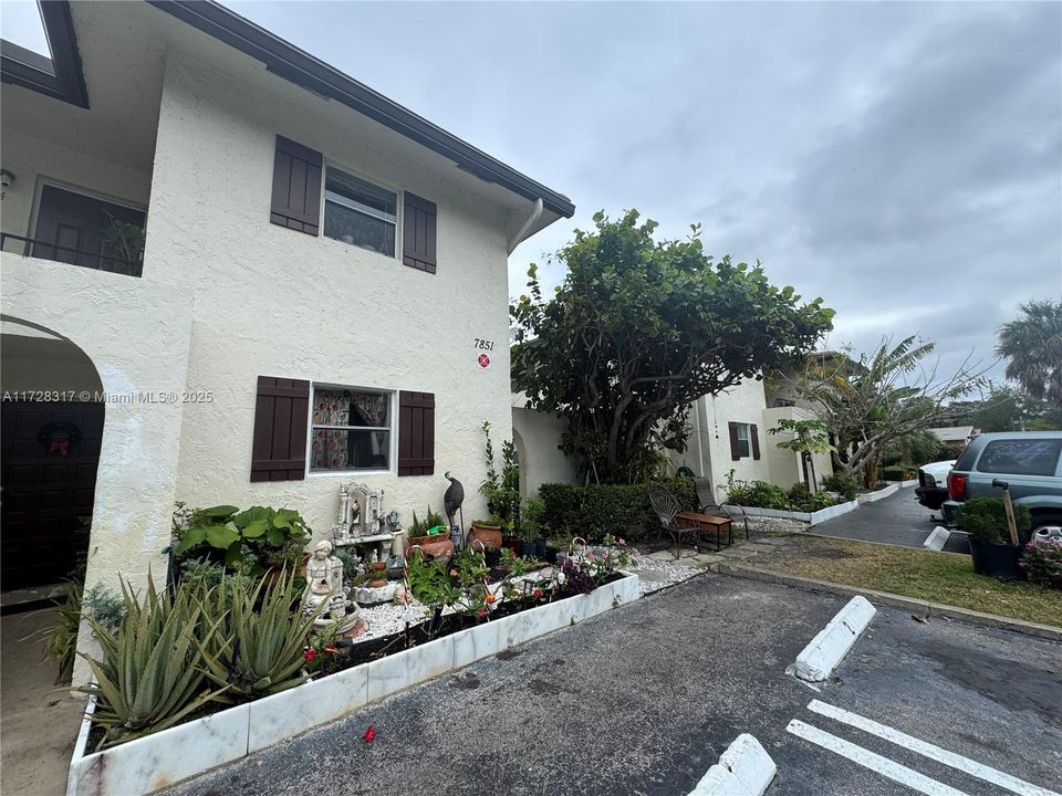 Recently Sold: $2,500,000 (0 beds, 0 baths, 0 Square Feet)