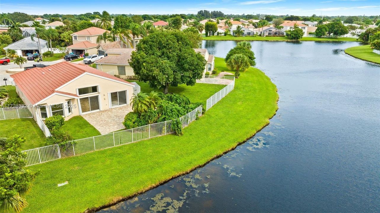 Vendido Recientemente: $539,000 (3 camas, 2 baños, 1795 Pies cuadrados)