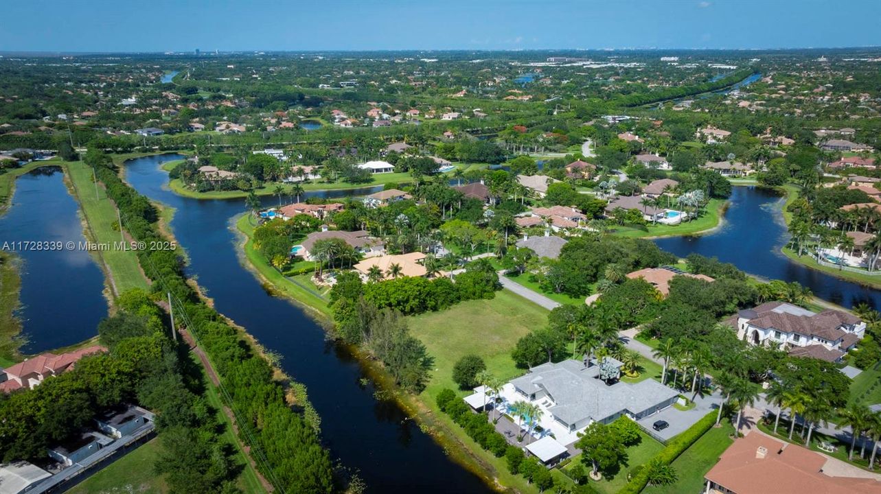 Vendido Recientemente: $1,699,000 (1.00 acres)