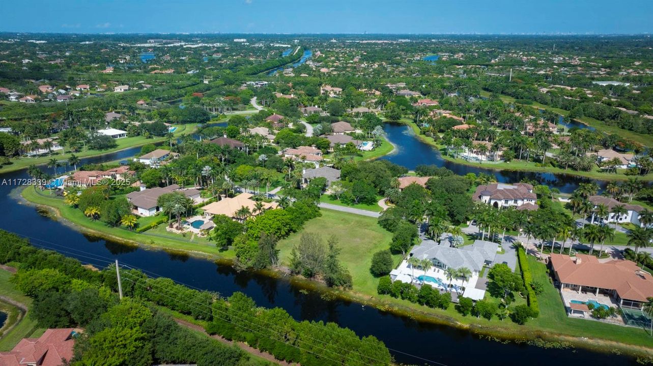 Vendido Recientemente: $1,699,000 (1.00 acres)