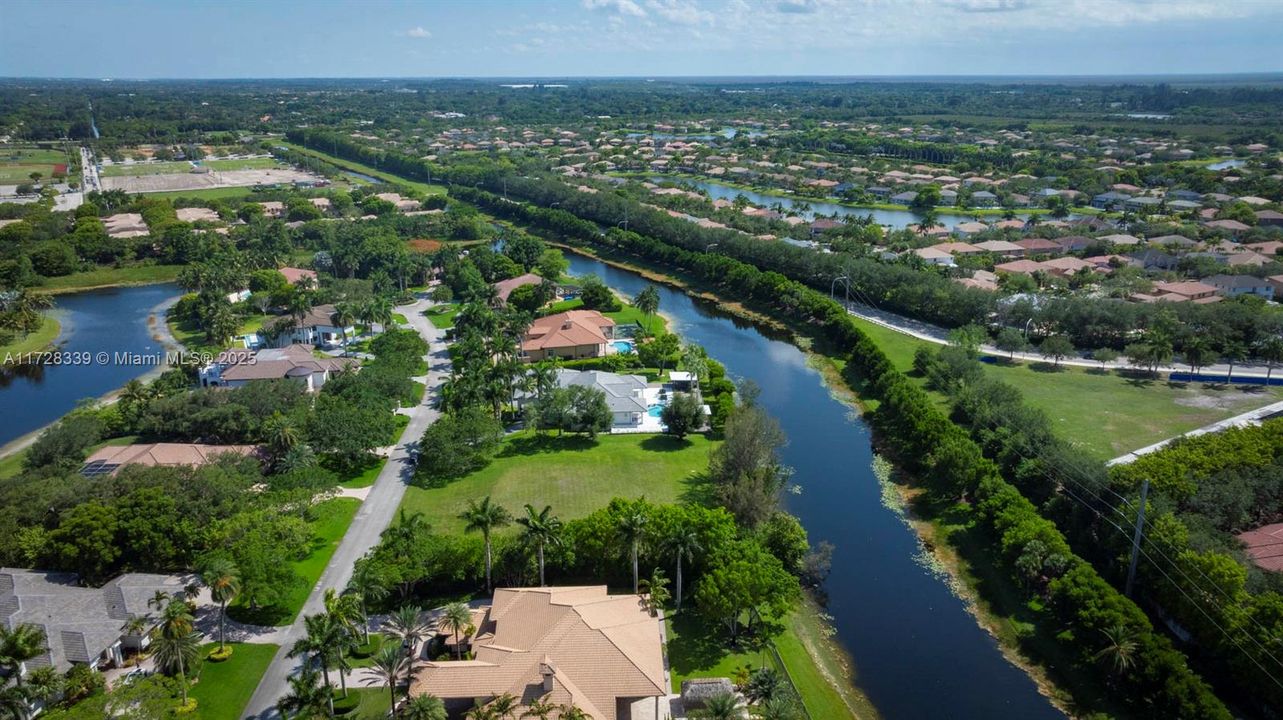 Vendido Recientemente: $1,699,000 (1.00 acres)