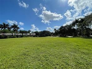 Vendido Recientemente: $1,699,000 (1.00 acres)