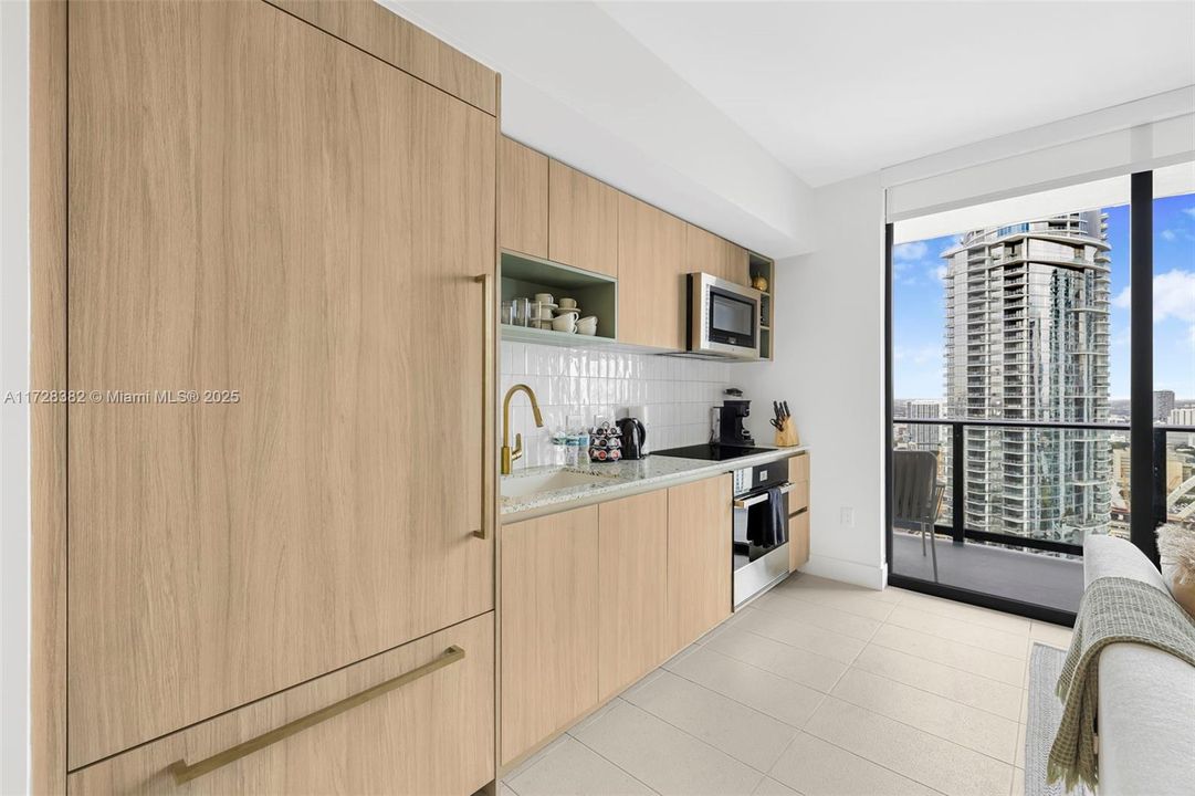 Recently Sold: $949,500 (2 beds, 2 baths, 977 Square Feet)