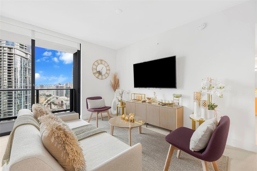 Recently Sold: $949,500 (2 beds, 2 baths, 977 Square Feet)