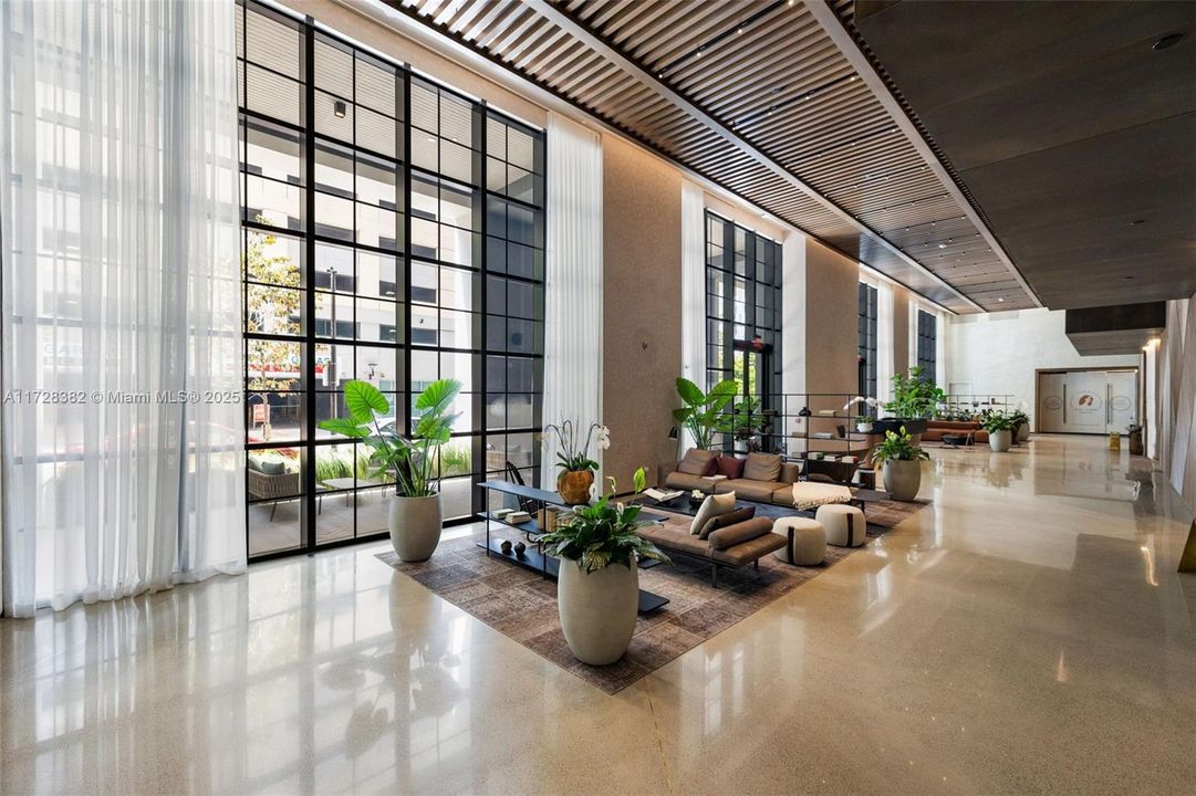 Recently Sold: $949,500 (2 beds, 2 baths, 977 Square Feet)