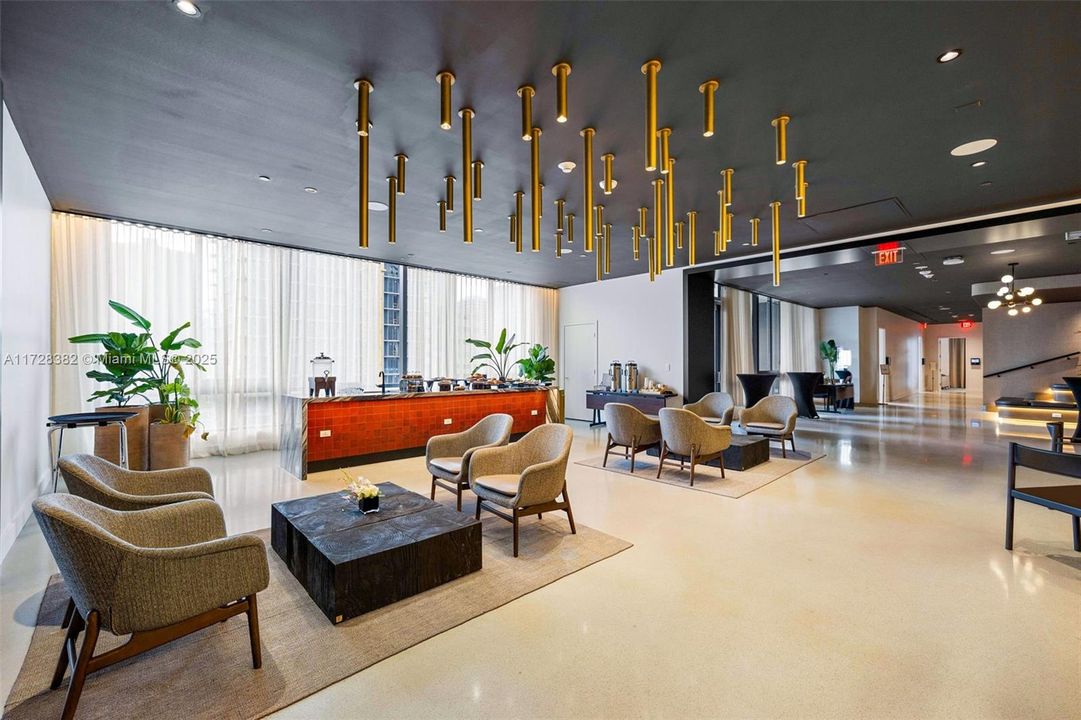 Recently Sold: $949,500 (2 beds, 2 baths, 977 Square Feet)