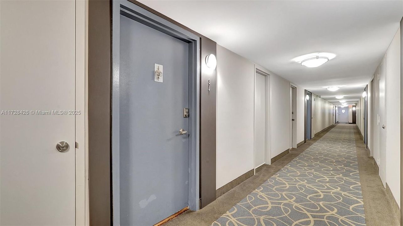 For Sale: $295,000 (2 beds, 2 baths, 1144 Square Feet)