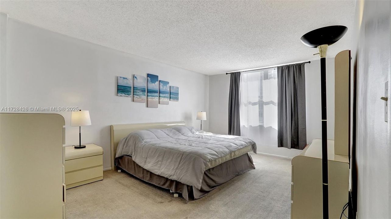 For Sale: $295,000 (2 beds, 2 baths, 1144 Square Feet)