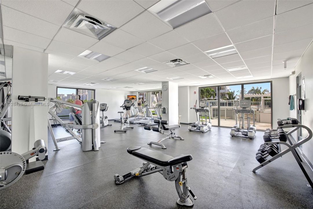 For Sale: $295,000 (2 beds, 2 baths, 1144 Square Feet)