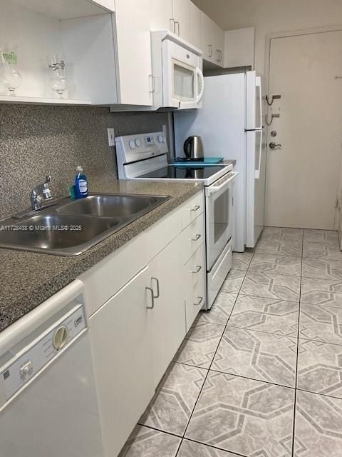 Active With Contract: $265,000 (0 beds, 1 baths, 545 Square Feet)
