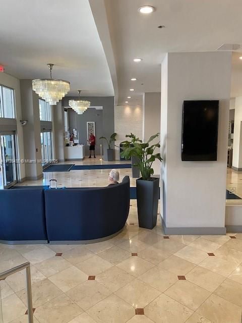 Active With Contract: $265,000 (0 beds, 1 baths, 545 Square Feet)