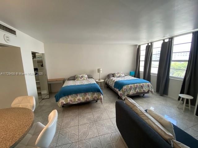 Active With Contract: $265,000 (0 beds, 1 baths, 545 Square Feet)