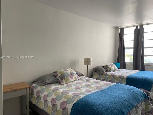 Active With Contract: $265,000 (0 beds, 1 baths, 545 Square Feet)