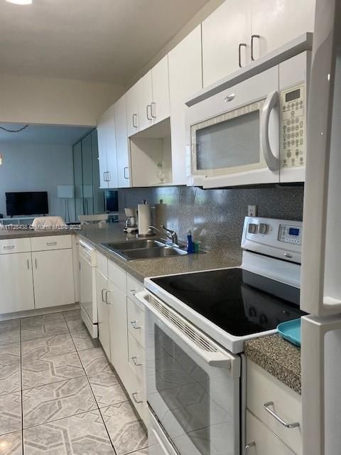 Active With Contract: $265,000 (0 beds, 1 baths, 545 Square Feet)