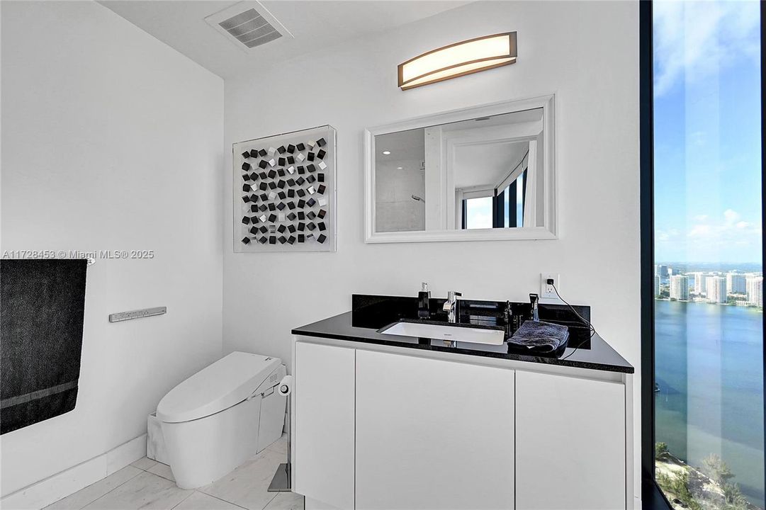 Active With Contract: $4,500,000 (3 beds, 4 baths, 3130 Square Feet)