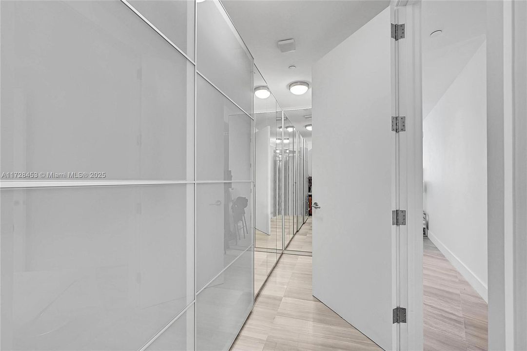 Active With Contract: $4,500,000 (3 beds, 4 baths, 3130 Square Feet)