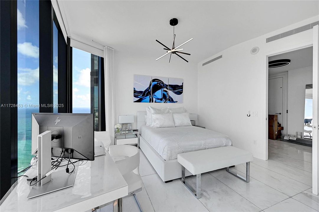 Active With Contract: $4,500,000 (3 beds, 4 baths, 3130 Square Feet)
