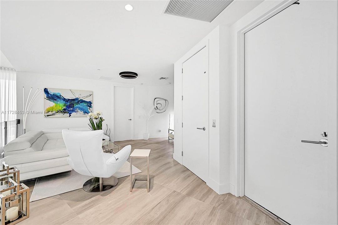 Active With Contract: $4,500,000 (3 beds, 4 baths, 3130 Square Feet)