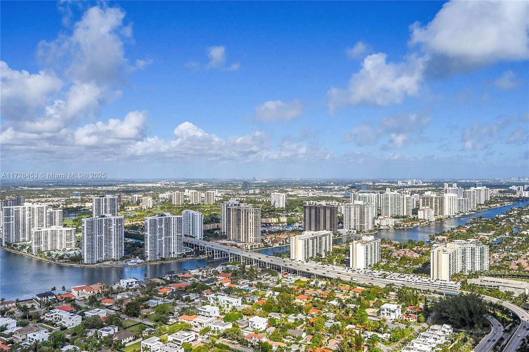 Active With Contract: $4,500,000 (3 beds, 4 baths, 3130 Square Feet)