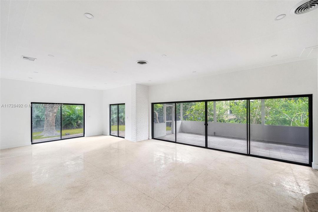 待售: $5,999,999 (4 贝兹, 3 浴室, 2424 平方英尺)