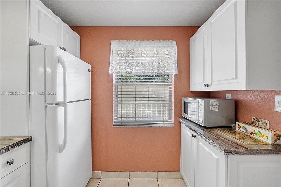 Active With Contract: $72,500 (1 beds, 1 baths, 775 Square Feet)