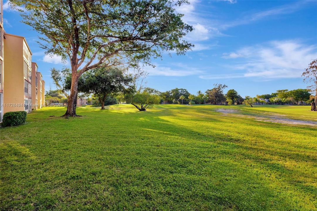 Active With Contract: $72,500 (1 beds, 1 baths, 775 Square Feet)