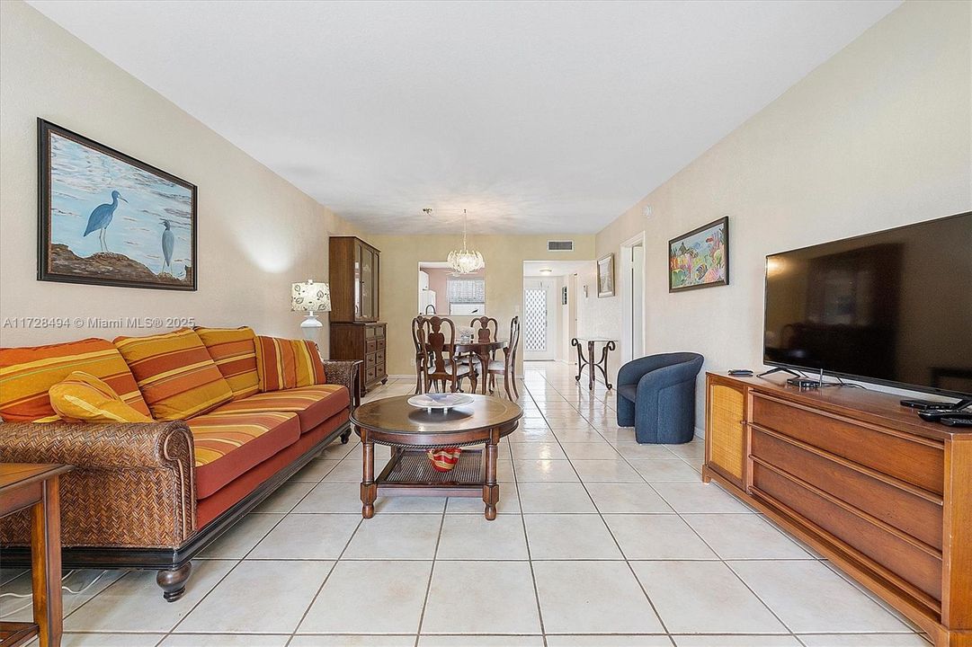 Active With Contract: $72,500 (1 beds, 1 baths, 775 Square Feet)