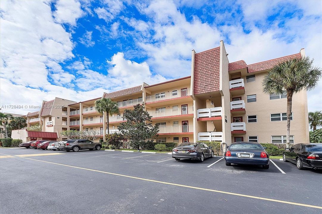 Active With Contract: $72,500 (1 beds, 1 baths, 775 Square Feet)