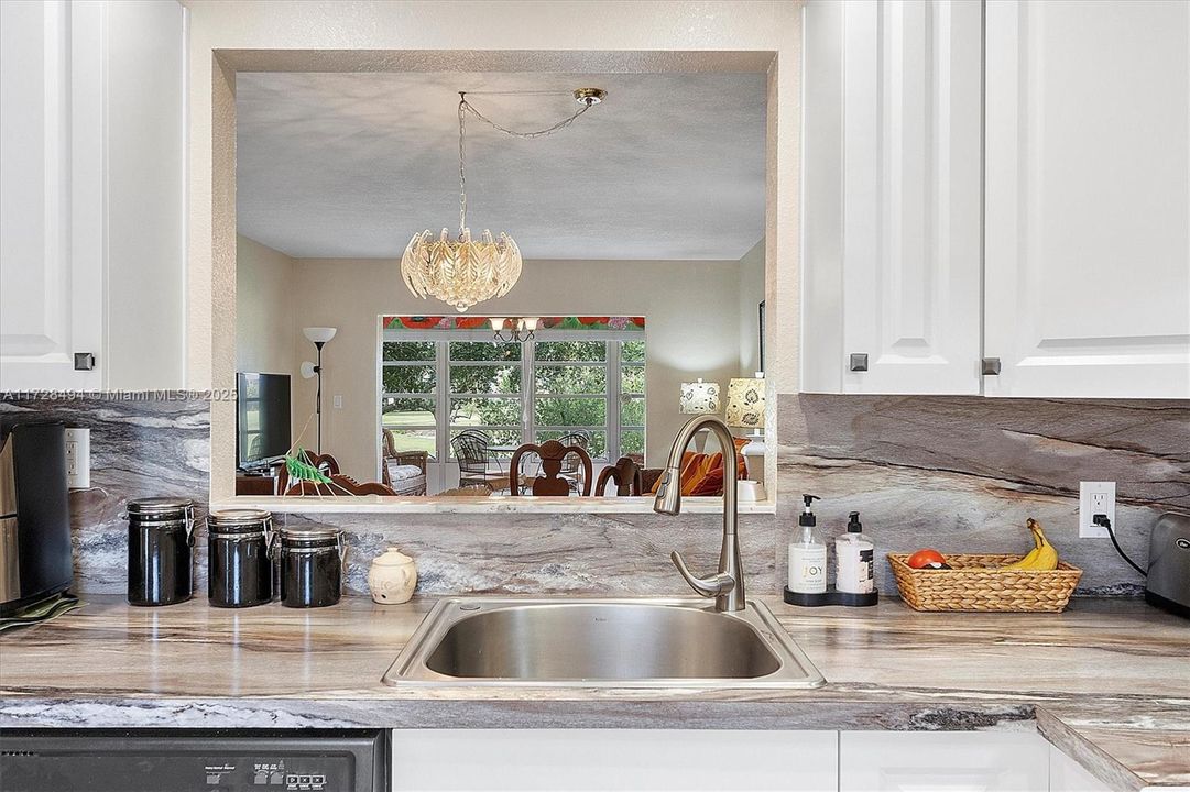 Active With Contract: $72,500 (1 beds, 1 baths, 775 Square Feet)