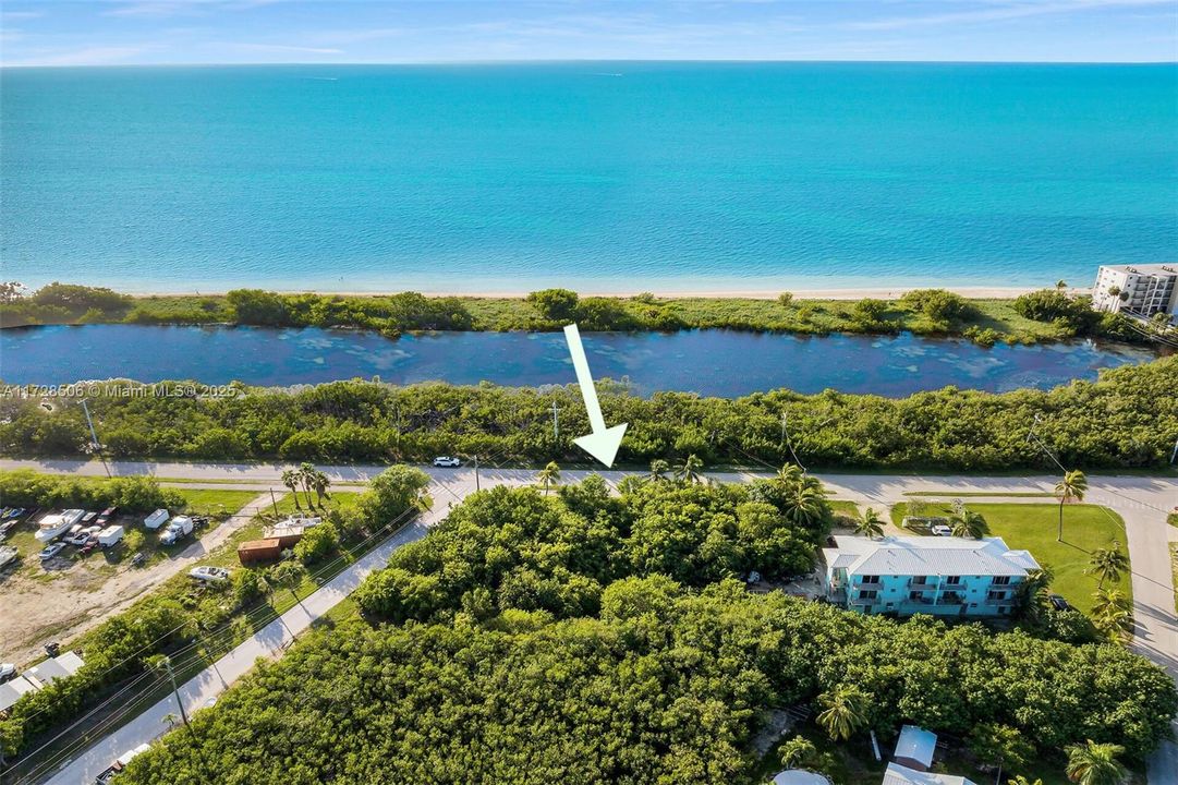 待售: $465,000 (0.50 acres)