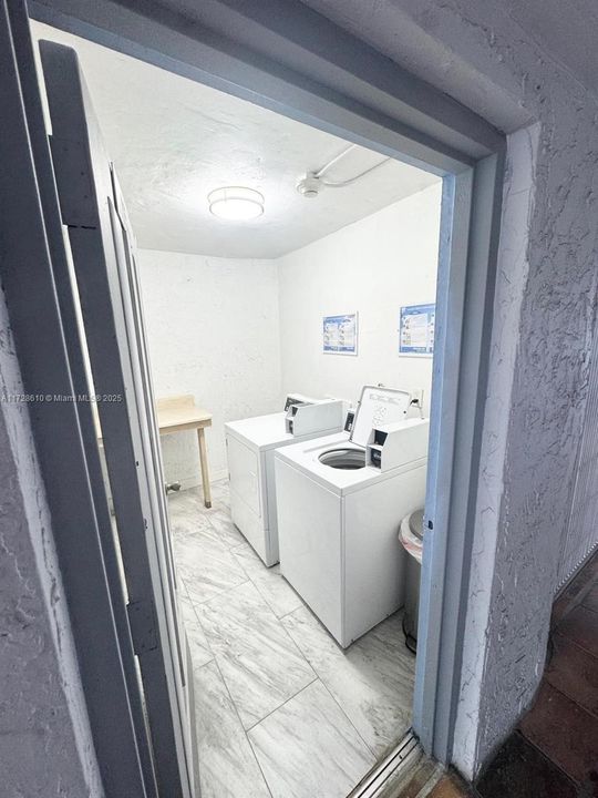 Active With Contract: $167,000 (1 beds, 1 baths, 560 Square Feet)