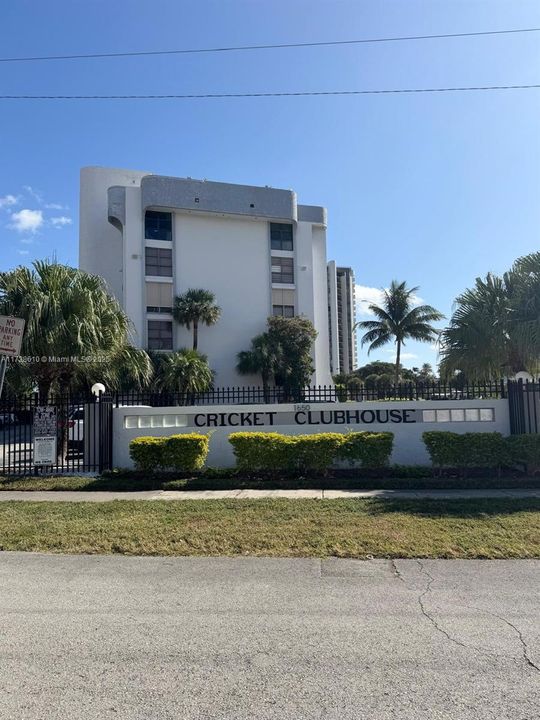 Active With Contract: $167,000 (1 beds, 1 baths, 560 Square Feet)