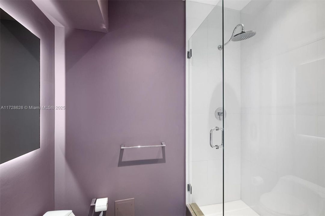 For Sale: $820,000 (1 beds, 2 baths, 930 Square Feet)