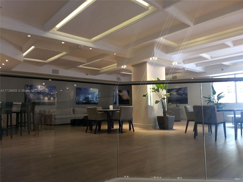 待售: $360,000 (0 贝兹, 1 浴室, 530 平方英尺)