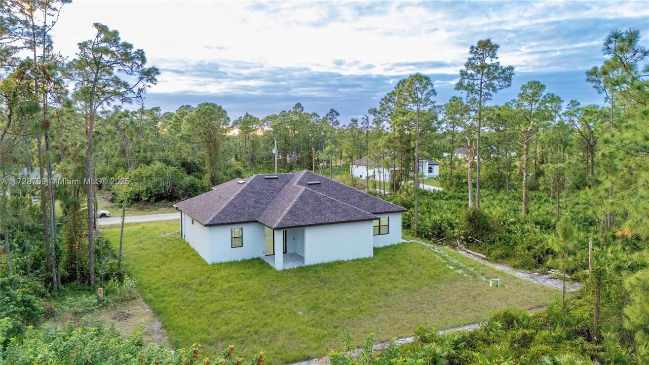 最近售出: $369,000 (4 贝兹, 2 浴室, 1842 平方英尺)