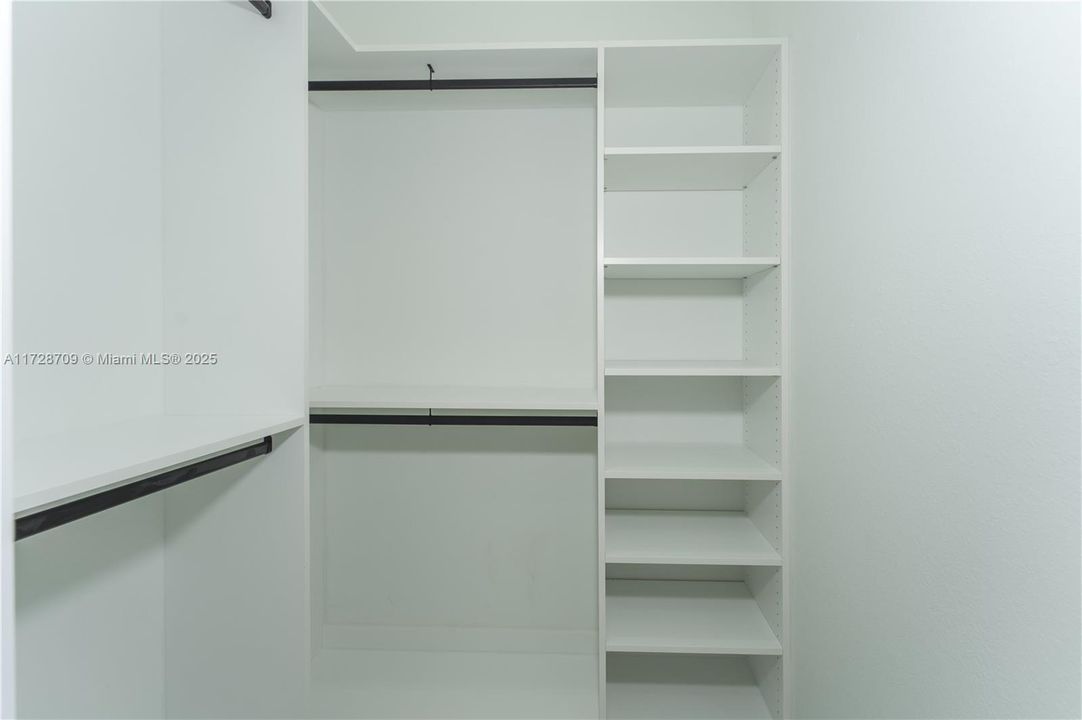 最近售出: $369,000 (4 贝兹, 2 浴室, 1842 平方英尺)