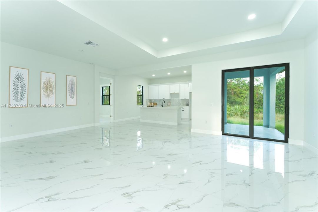 最近售出: $369,000 (4 贝兹, 2 浴室, 1842 平方英尺)