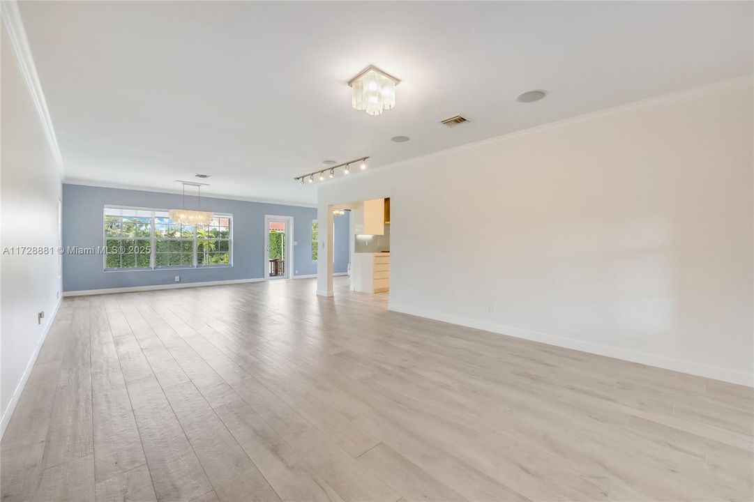 Recently Sold: $1,399,000 (2 beds, 2 baths, 1375 Square Feet)