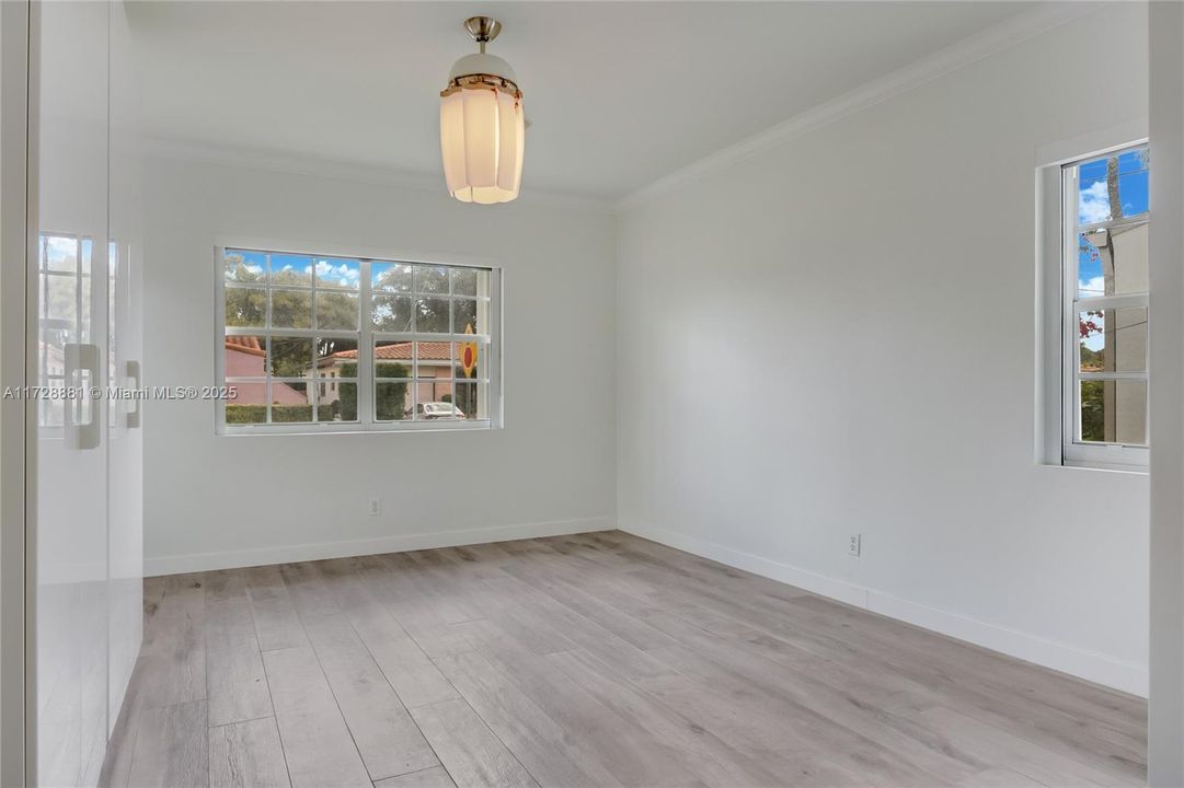 Recently Sold: $1,399,000 (2 beds, 2 baths, 1375 Square Feet)