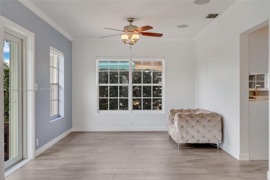 Recently Sold: $1,399,000 (2 beds, 2 baths, 1375 Square Feet)